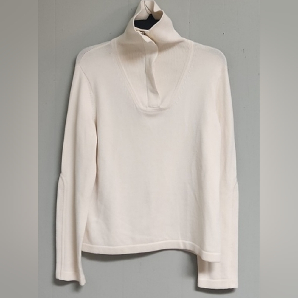 ISDA & Company Cream Colored Sweater.  Size XL.  Lots of details.